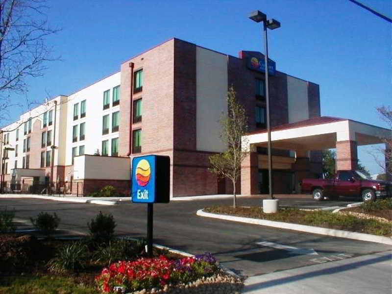 Comfort Inn & Suites Airport San Antonio Exterior photo